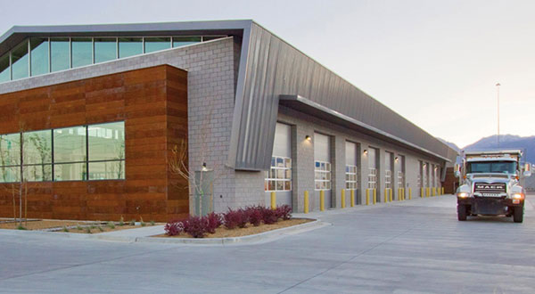 Commercial overhead garage door