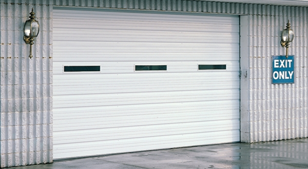 Ribbed panel garage door